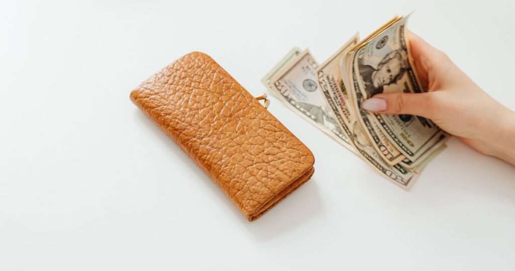 Tripcomで現金は使える？