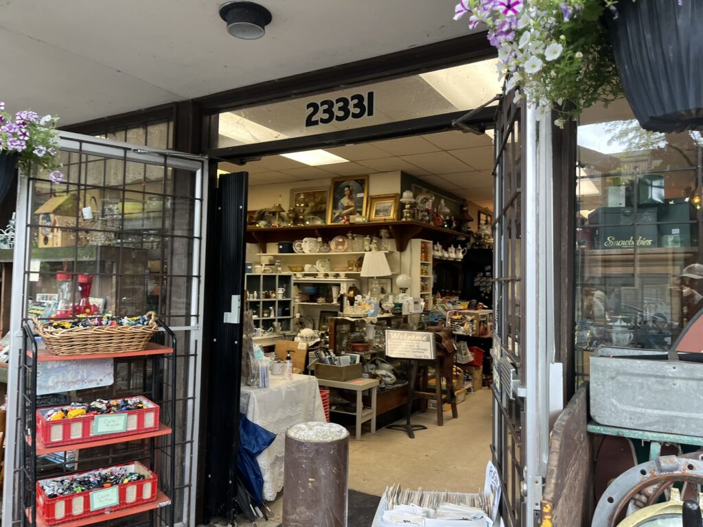Village Antiques Mallフォートラングレー