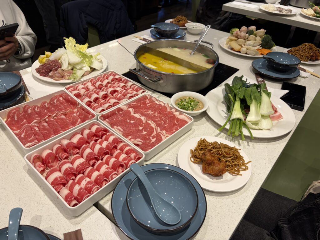 Happy Lamb Hot Pot：火鍋食べ放題無料