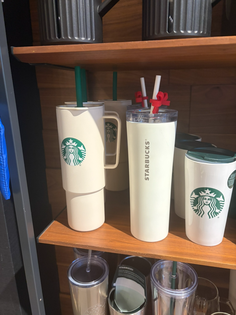スタバのタンブラーはお土産にも大人気！