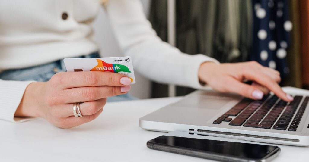 カナダでクレジットカードを持つメリット